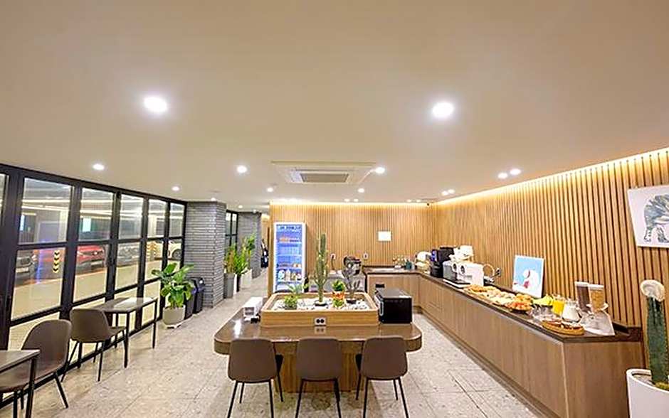 H Avenue Mokpo Peace Plaza branch