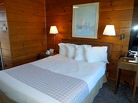Queen Room - Waterfront