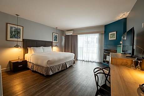 King Room with Patio - First Floor/Non-Smoking