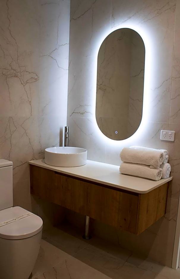 Seabreeze Beach Hotel