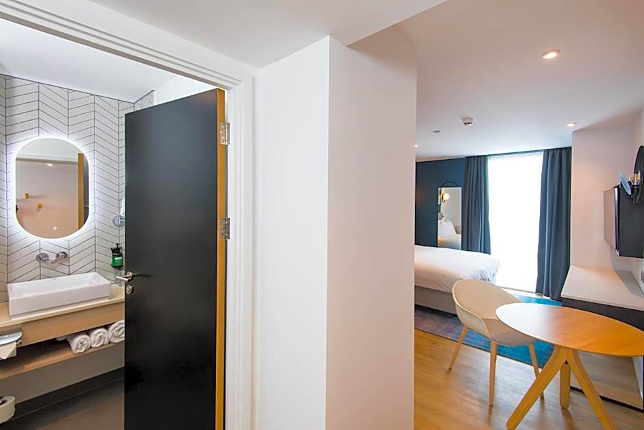 StayBridge Suites Cardiff By IHG