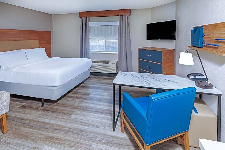 Candlewood Suites Topeka Hotel By IHG