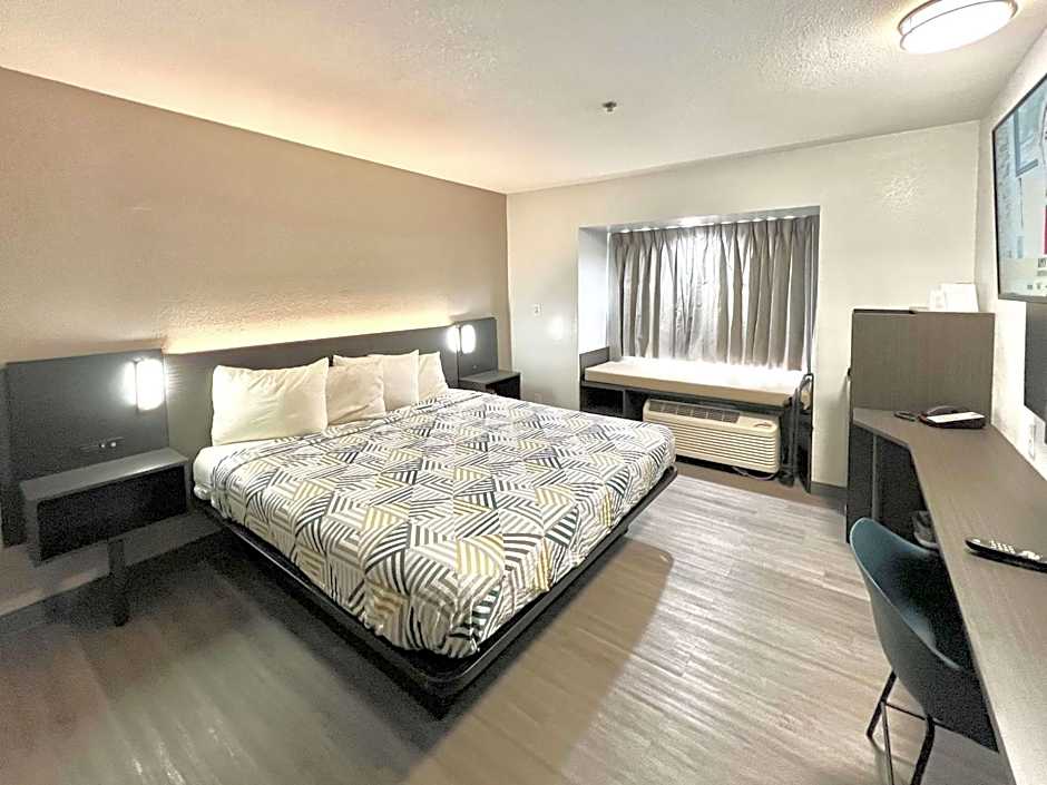 Motel 6-Simpsonville, SC - Greenville