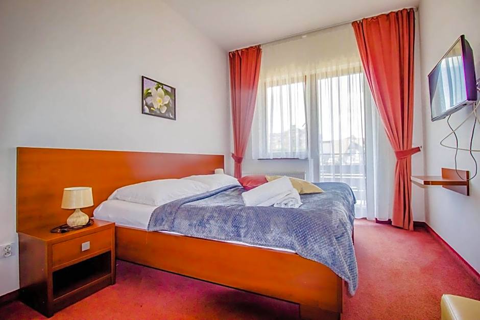 Willa Stożek, 50 m od term i wyciągów narciarskich