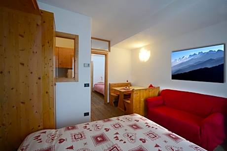 Studio (4 Adults) with Panoramic View