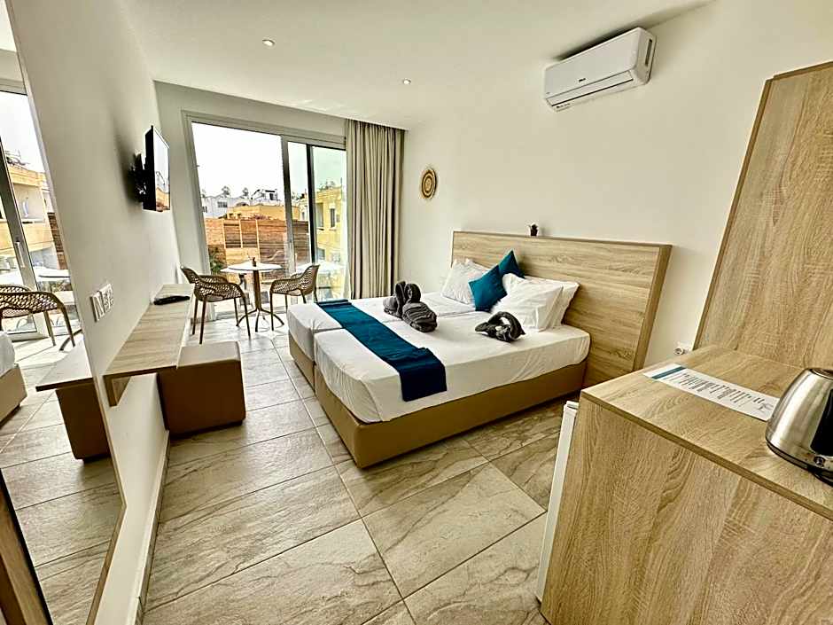 Sun Plaza Suites - Adults Only