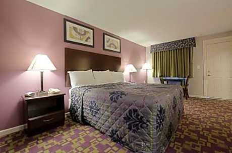Suite with River View - Non-Smoking