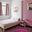 Dulan The Travel Bug Bistro Inn