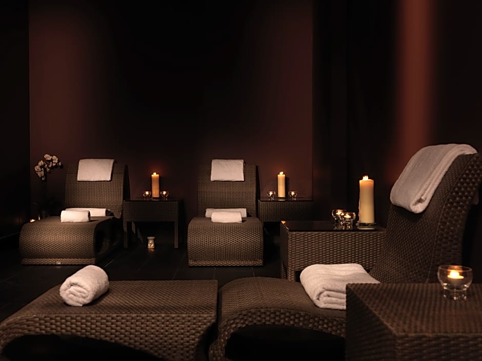 Guildford Harbour Hotel