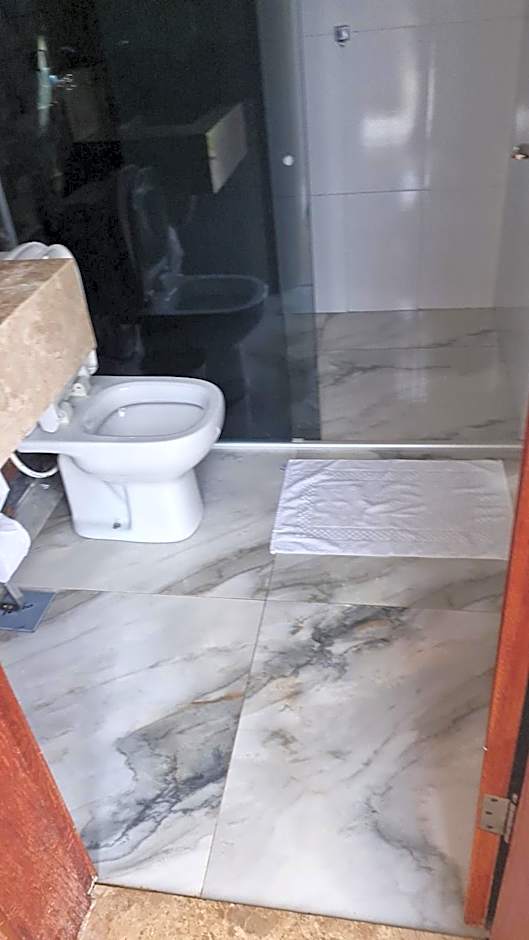 Chalé defronte Lagoa na Serra do Cipó próximo a Cachoeira Grande, Cachoeira do Pedrão e Cachoeira Véu da Noiva