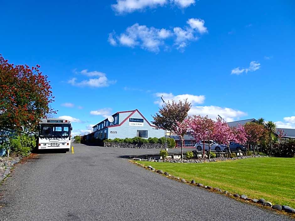 Adventure Lodge & Motel and Tongariro Crossing Track Transport