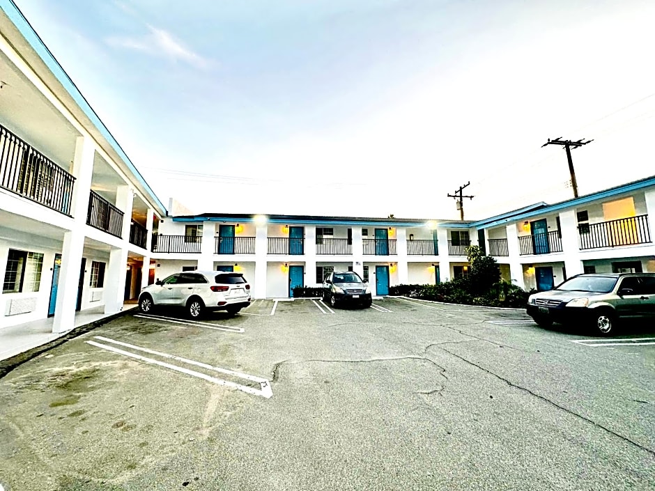 Casa Blanca Hotel & Suites Orange SR-55 Freeway, Near Honda Center, Chapman University, Disneyland