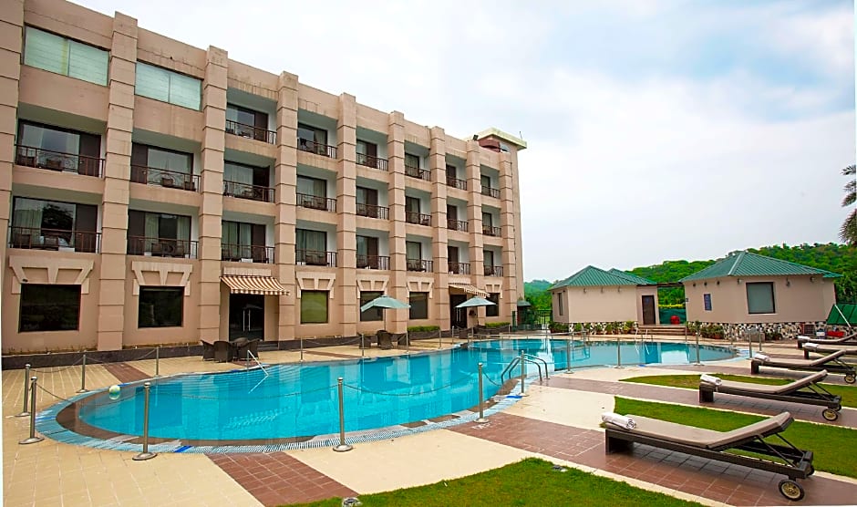 Golden Tulip Chandigarh - Panchkula