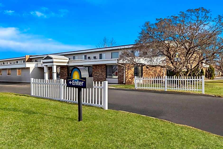 Days Inn by Wyndham Fond du Lac