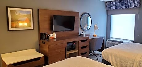 Room with Two Queen Beds - Non-Smoking