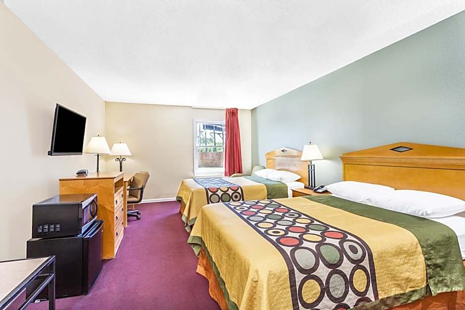 Super 8 by Wyndham Manning