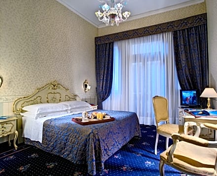 Hotel Montecarlo