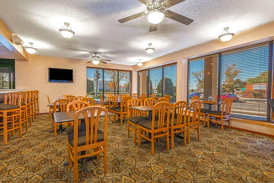 Days Inn & Suites by Wyndham Albuquerque North