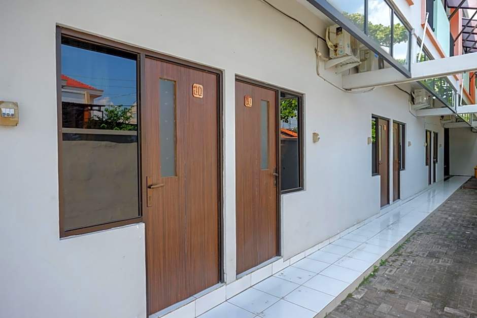 RedDoorz near Stasiun Tawang Semarang