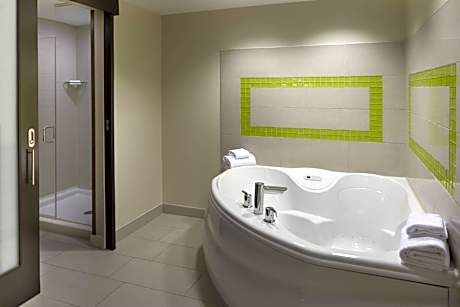 King Suite with Whirlpool and Sofa Bed