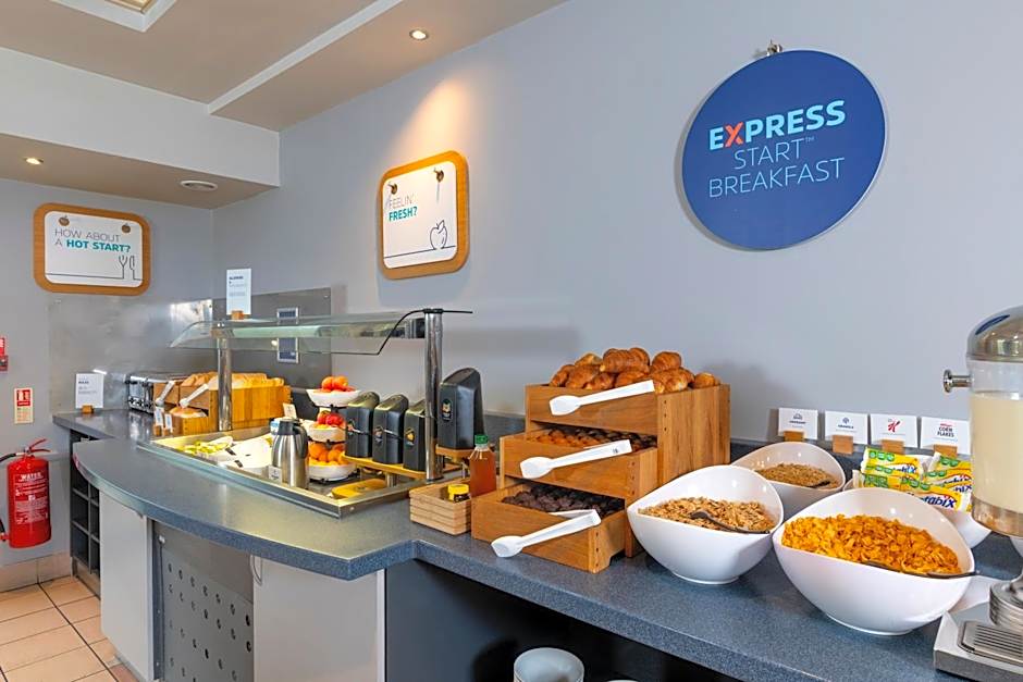 Holiday Inn Express Droitwich Spa By IHG