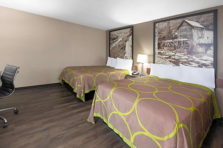 Super 8 by Wyndham Summersville