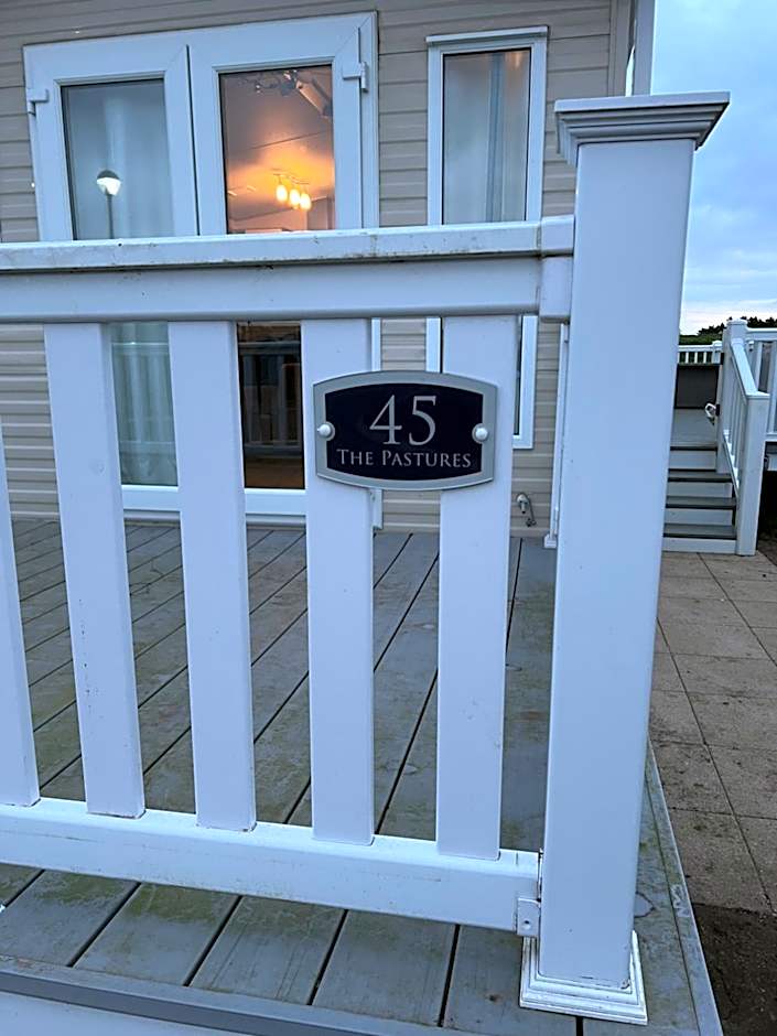 The Pastures Holiday Lodge