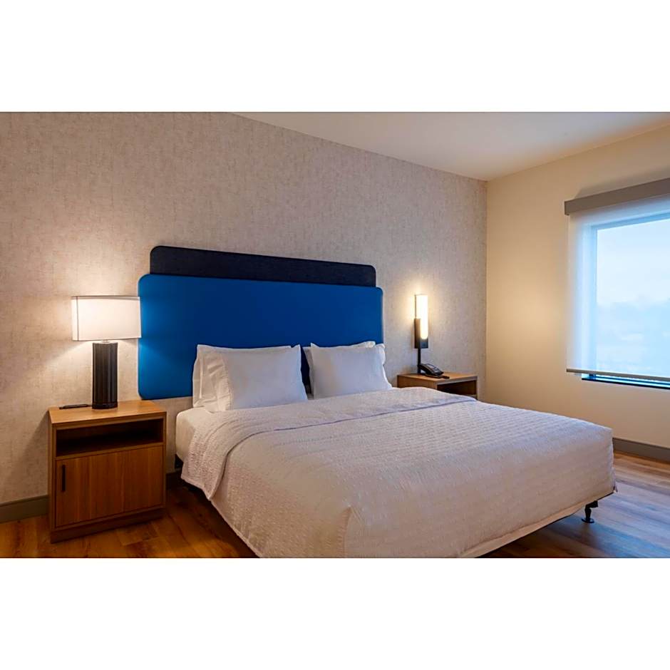 Hampton Inn & Suites Boston/Stoughton