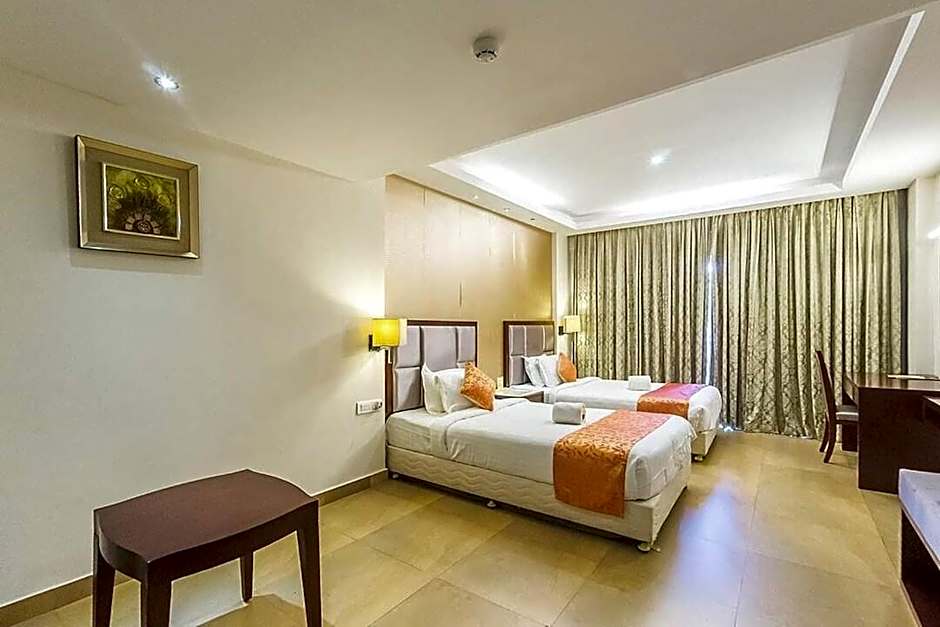 Paravoor Galaxy Hotel