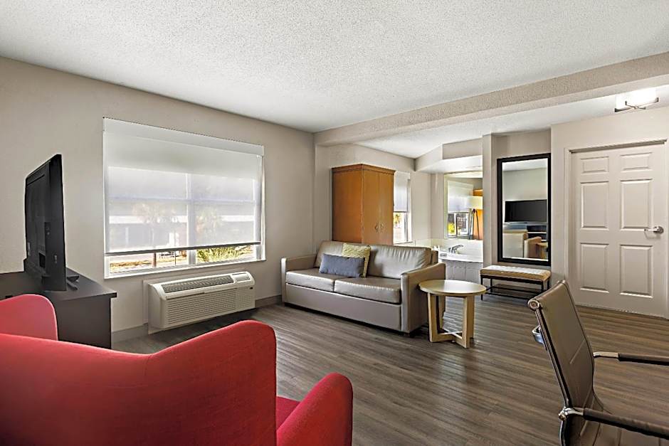 Country Inn & Suites by Radisson, Hinesville, GA