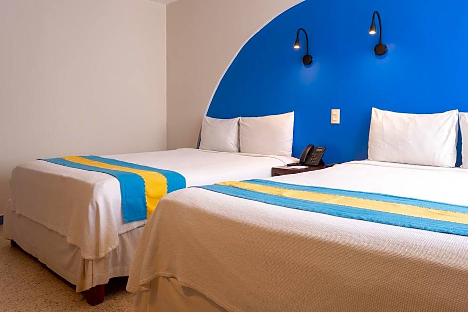 Hotel & Suites Villasol