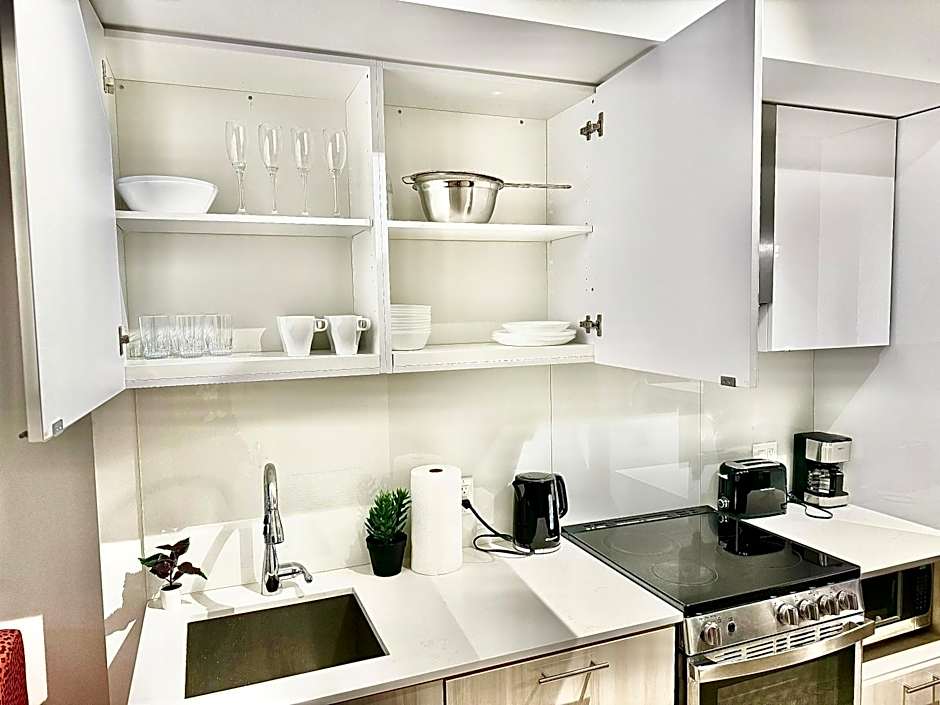 Cozy 2 Bedroom by Eaton Centre Mall