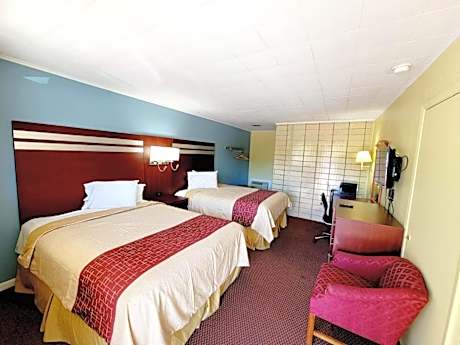 Deluxe Queen Room with Two Queen Beds