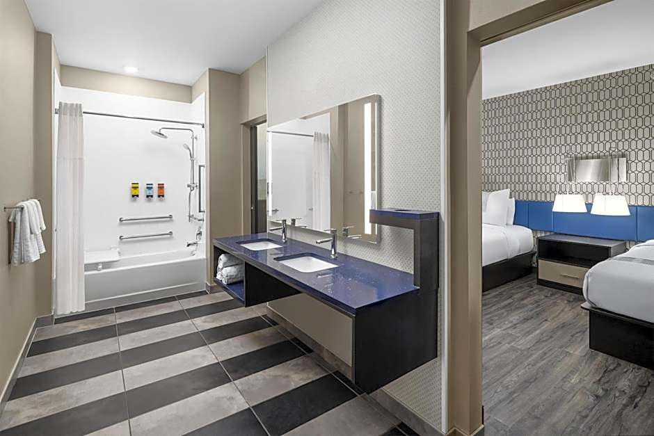 GLo Best Western Dawley Farms In Sioux Falls