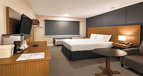 Queen Room with Kitchenette - Non-Smoking