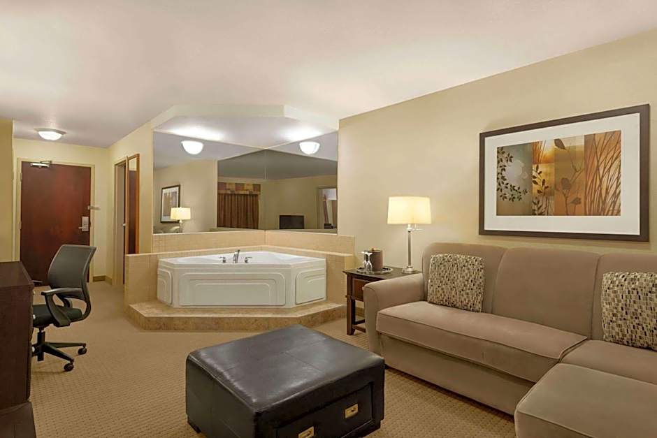 Ramada by Wyndham Drayton Valley