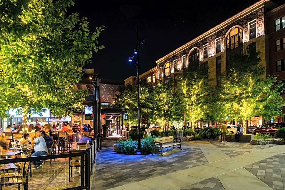 The Row Hotel at Assembly Row, Autograph Collection by Marriott