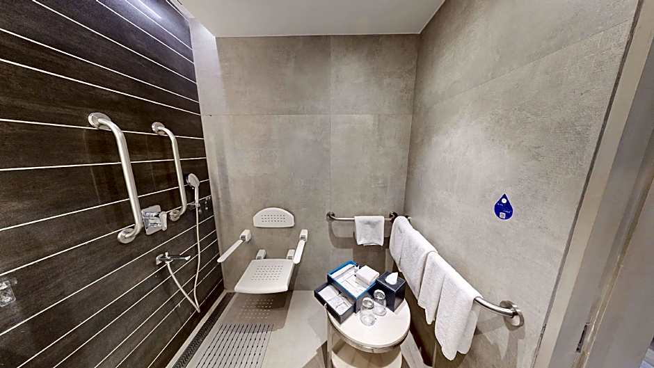 Radisson Blu Towers Kaushambi Delhi NCR