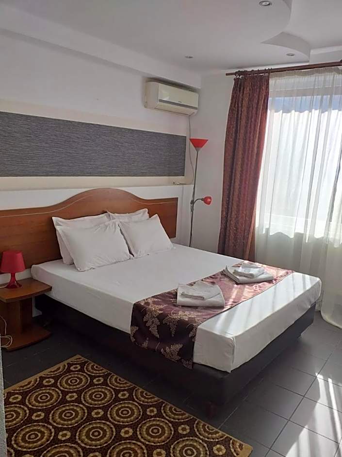 Hotel Tranzzit
