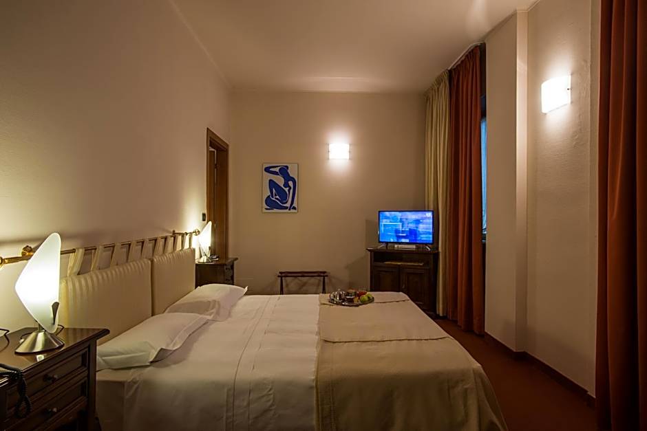 Hotel Lux