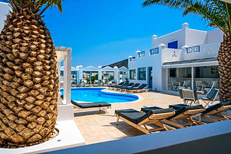 Junior Suite with Pool View