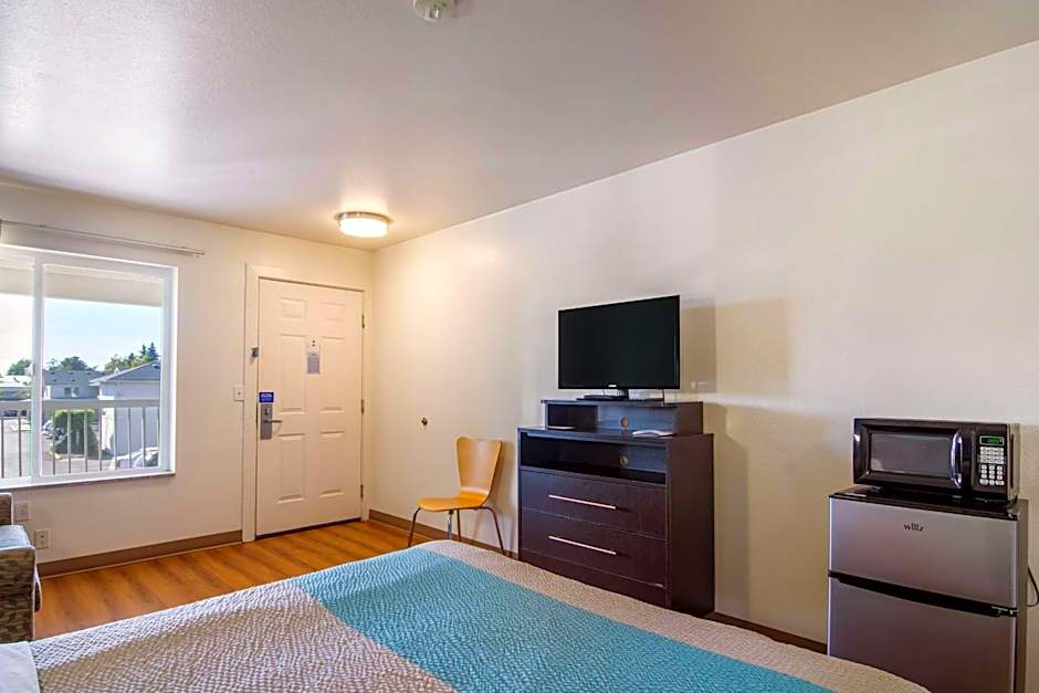 Motel 6 Portland Mall - 205