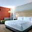 Holiday Inn Express and Suites Staunton By IHG