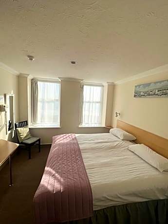 Double or Twin Room with Sea View