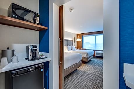 Standard Room with Two Queen Beds