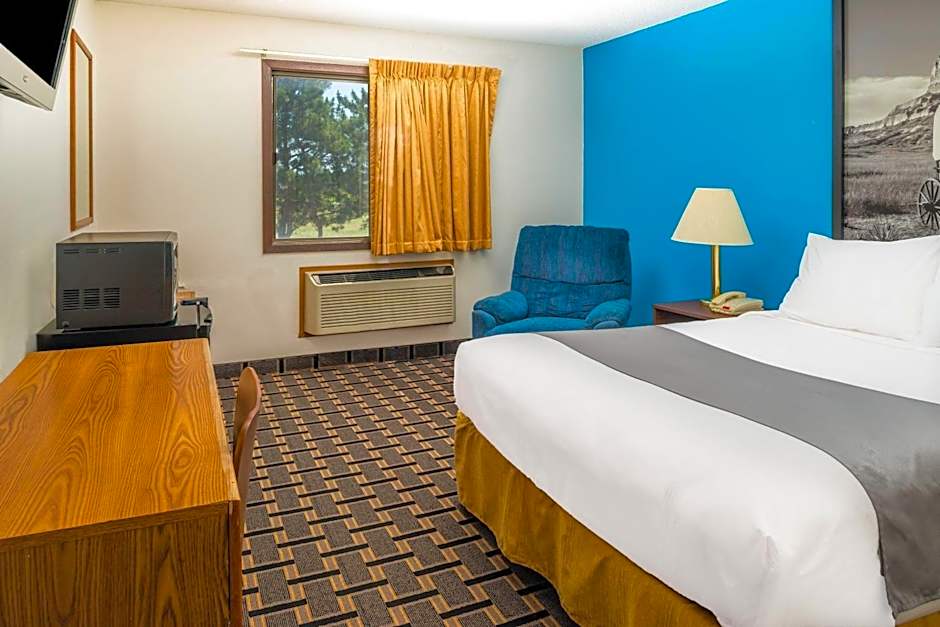 Super 8 by Wyndham Lincoln West