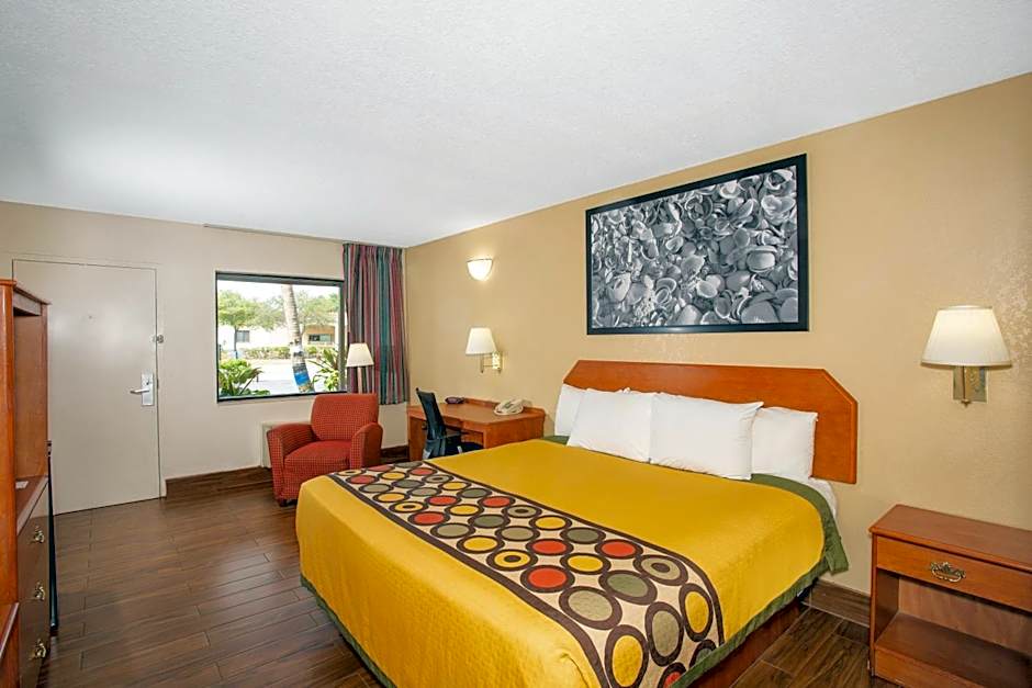 Super 8 by Wyndham North Palm Beach