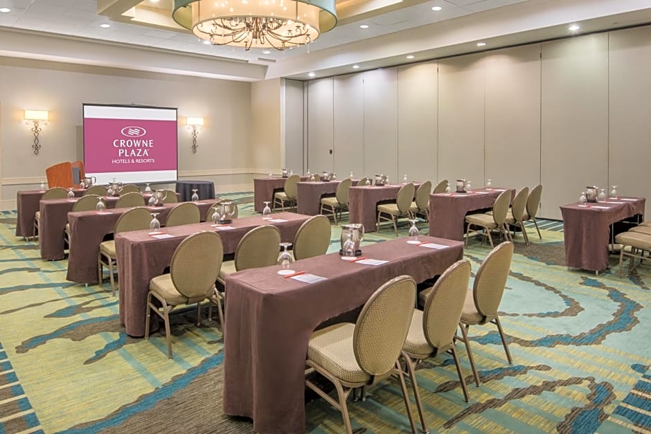 Crowne Plaza Charleston, an IHG Hotel