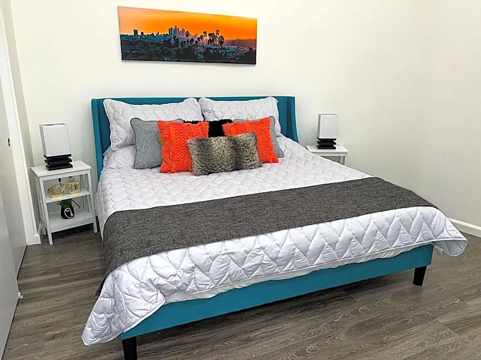 Downtown Los Angeles Skyline balcony view Modern Penthouse