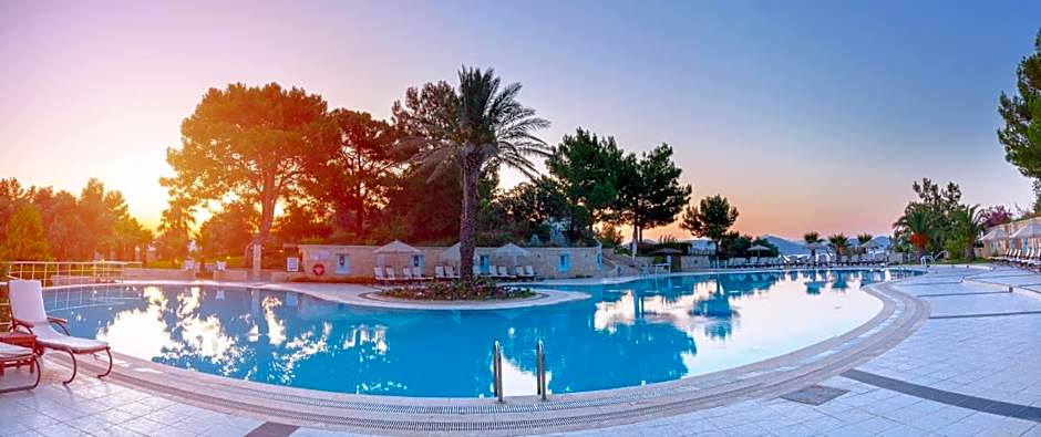 X Life Hotel Sarıgerme 15 - Adult Hotel